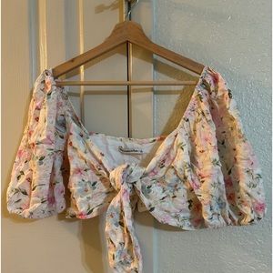Abercrombie & Fitch Floral Puff Sleeve Tie Crop Top